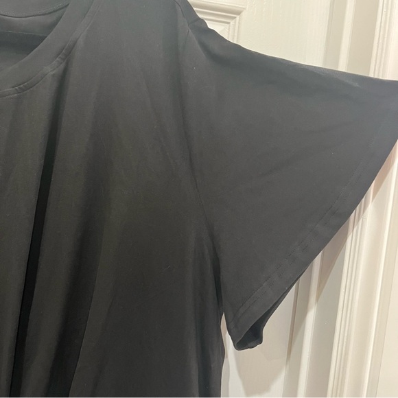 Black Twist Hem T-Shirt NWOT - Picture 7 of 13